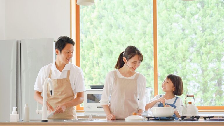 family-8806379_1280