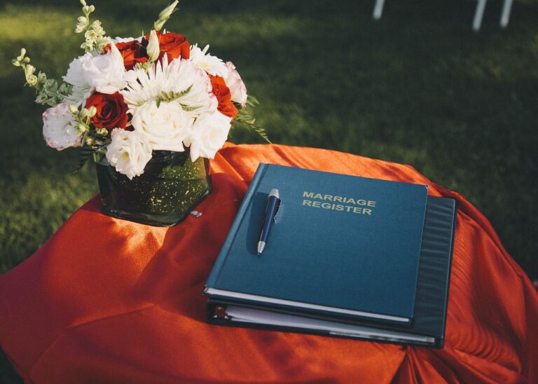 marriage-register-2308283_1280