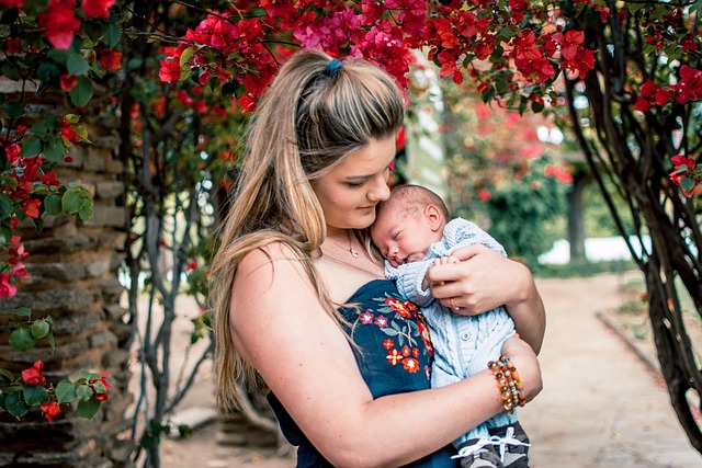 mother-son-4744782_640